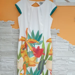 Abito bianco fiorito CURVY