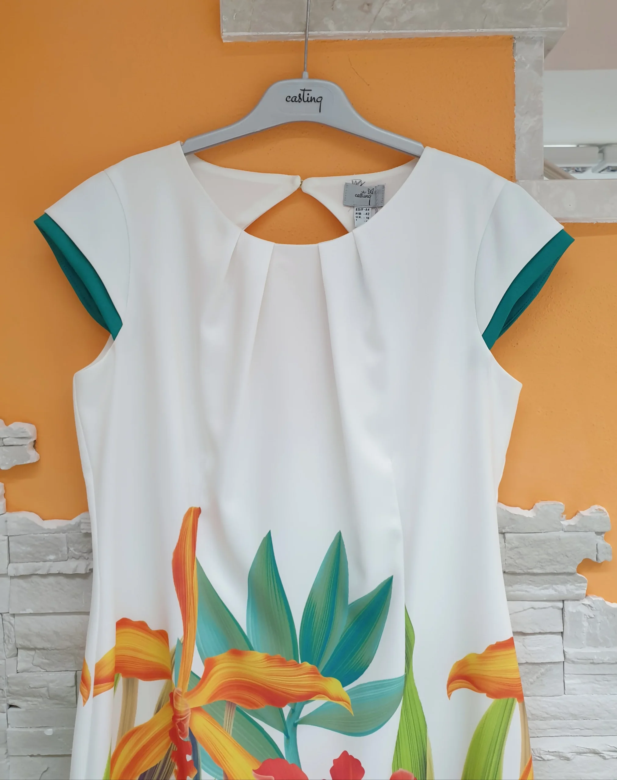 Abito bianco fiorito CURVY - immagine 4