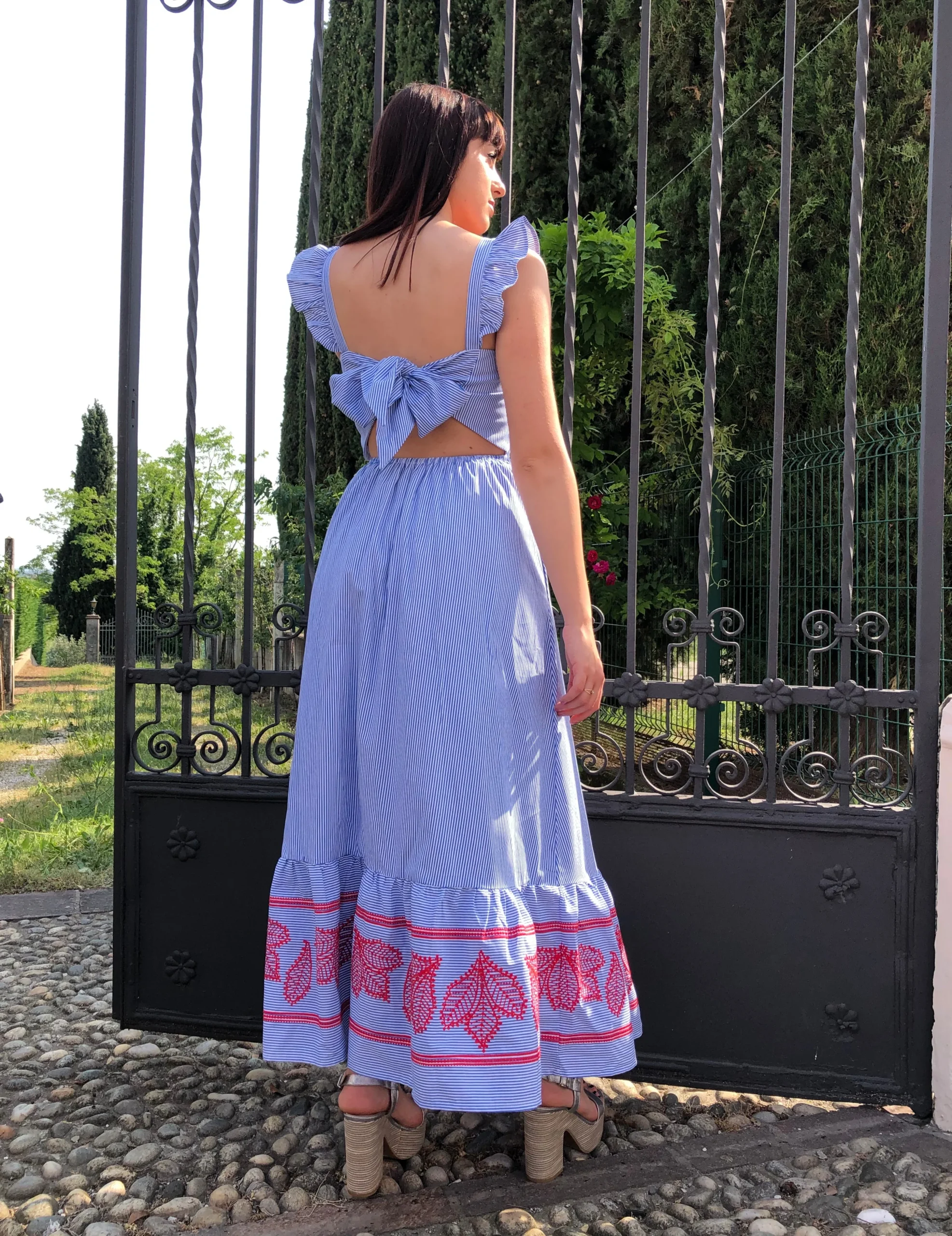 Abito bastoncino scollo schiena - immagine 7