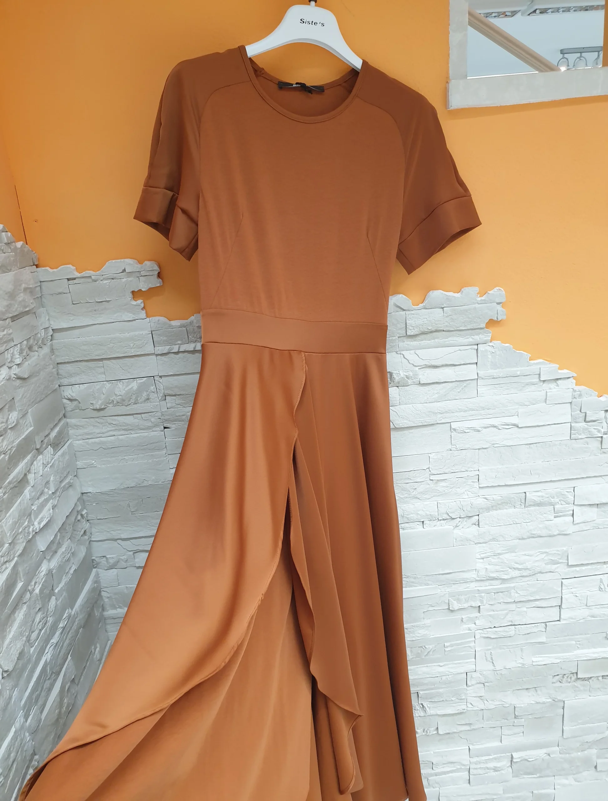 Abito bronzo gonna petali - immagine 4