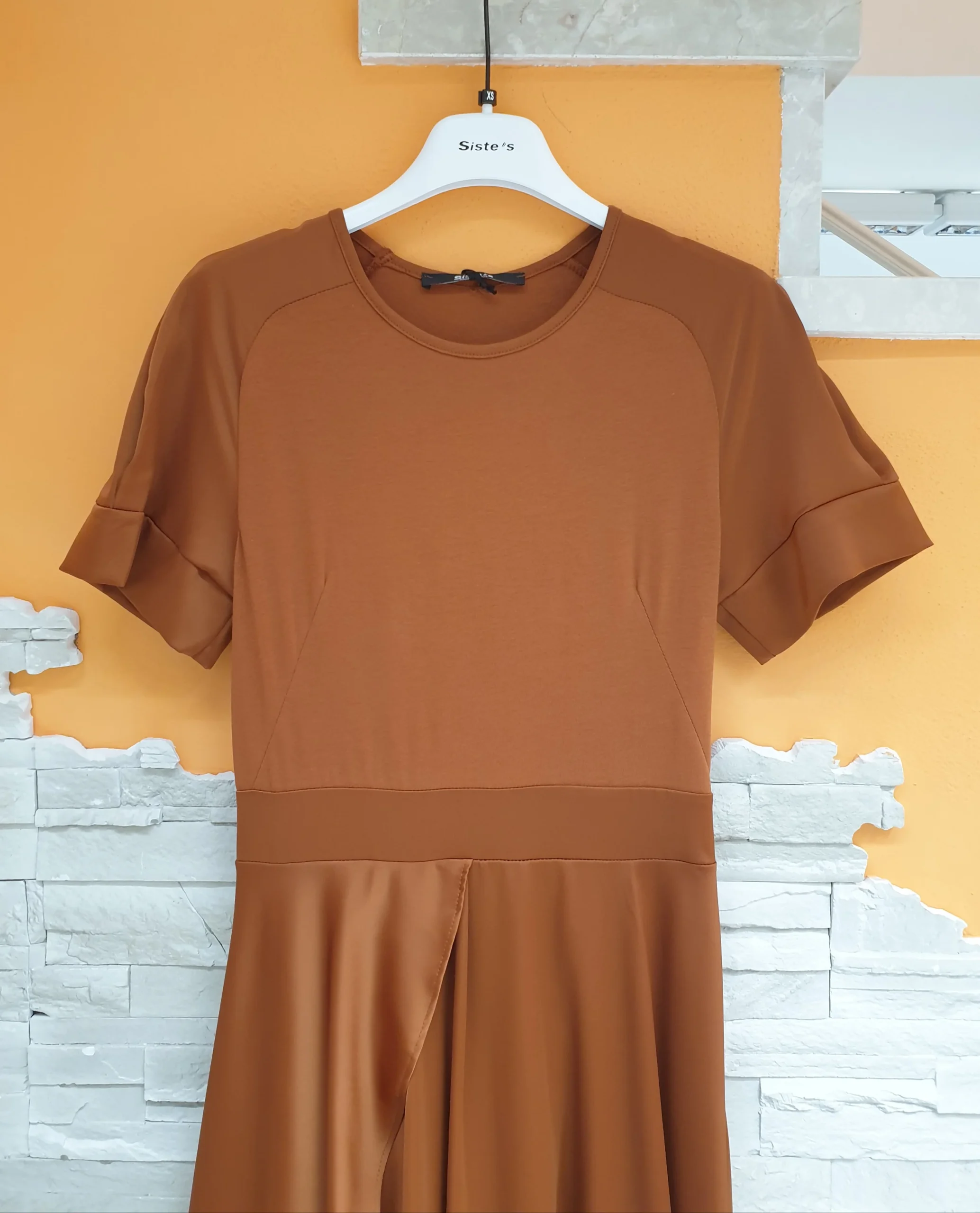 Abito bronzo gonna petali - immagine 5