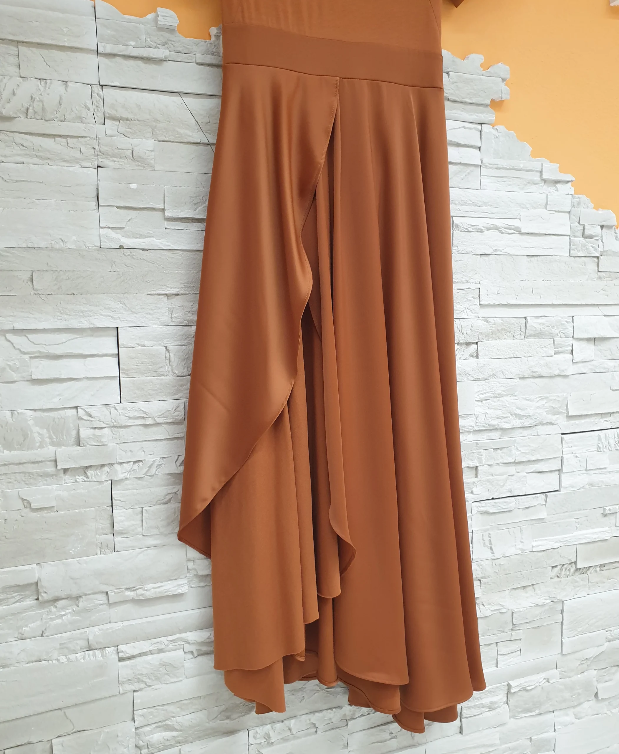 Abito bronzo gonna petali - immagine 6