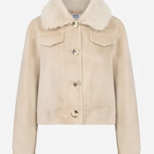 Giacca beige con taschini in ecofur