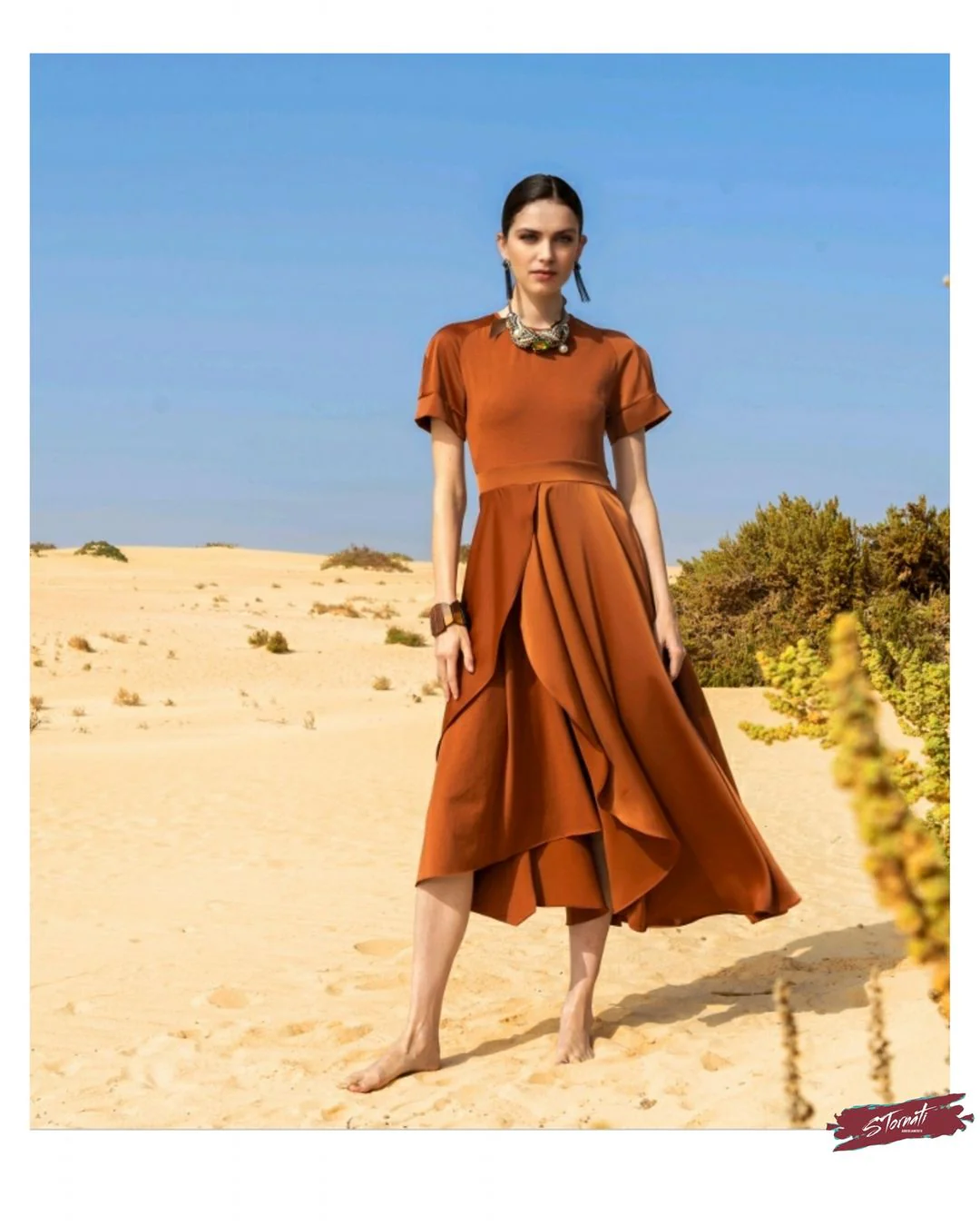 Abito bronzo gonna petali - immagine 2