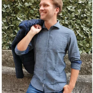 Camicia celeste tramatura