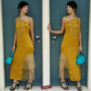 Abito ocra inserto tulle