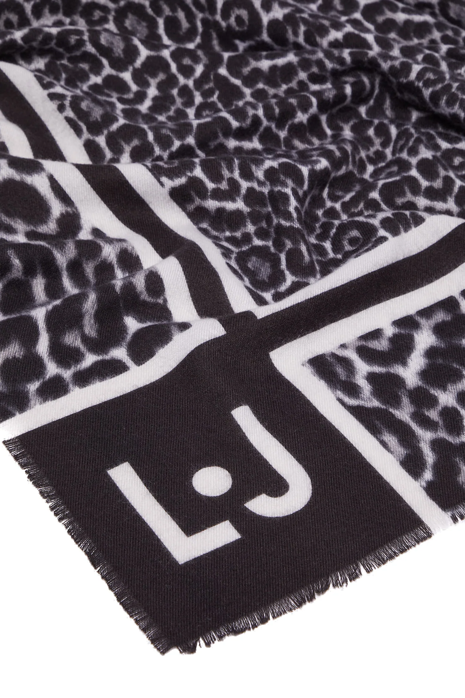 Foulard animalier nero ecosostenibile con logo - immagine 4