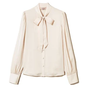 Camicia bianco antico in raso con fiocco