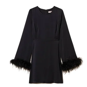 Abito corto nero in raso con piume