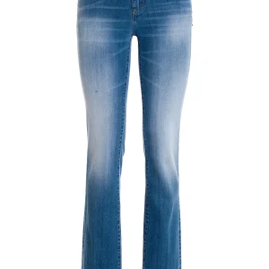 Jeans bootcut effetto push up in denim con lavaggio medio