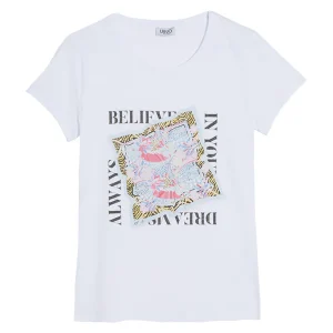 T-shirt bianca con stampa believe e applicazione