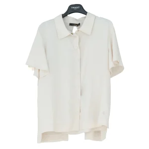 Camicia avorio con collo classico e spacco sul retro