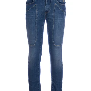 Jeans cinque tasche in denim stretch lavaggio medio con toppe